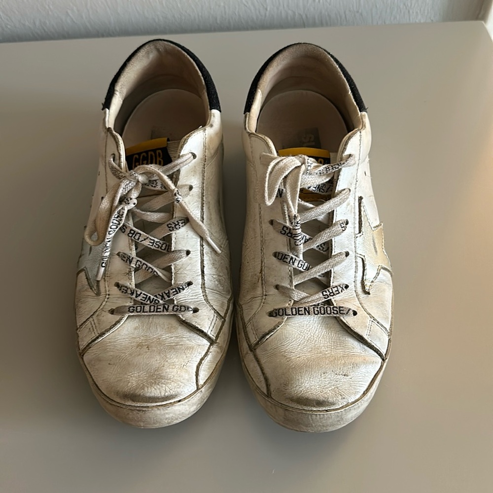 Golden goose superstar sneaker size 7
